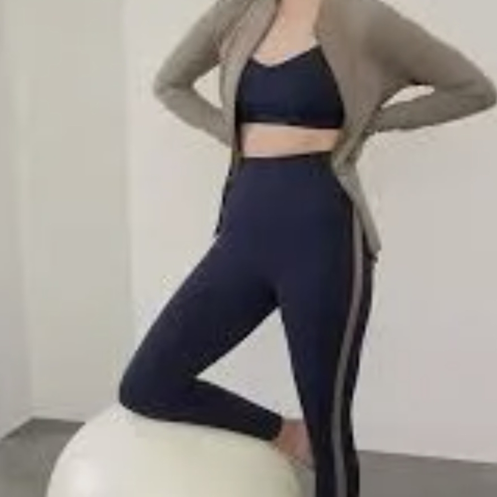 Athleta Elation 7/8th Colorblock Leggings Size M Used Good Condition